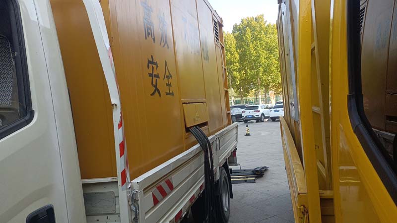 南华如何判断柴油发电机组和UPS电源的切换时间是否符合要求？